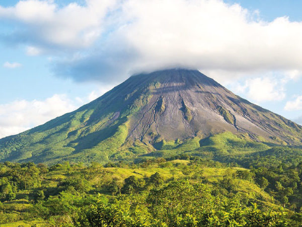 Costa Rica Volcanes y Playas – Con Desayunos